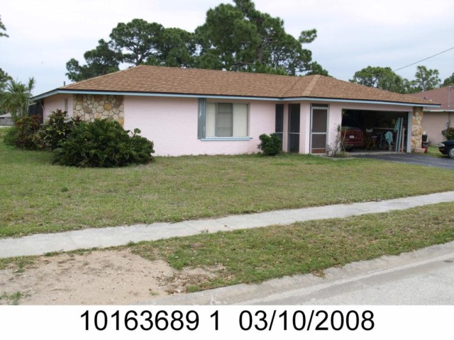 4-bed single family at 5913 UNTERMEYER CT, North Fort Myers FL — foreclosure auction