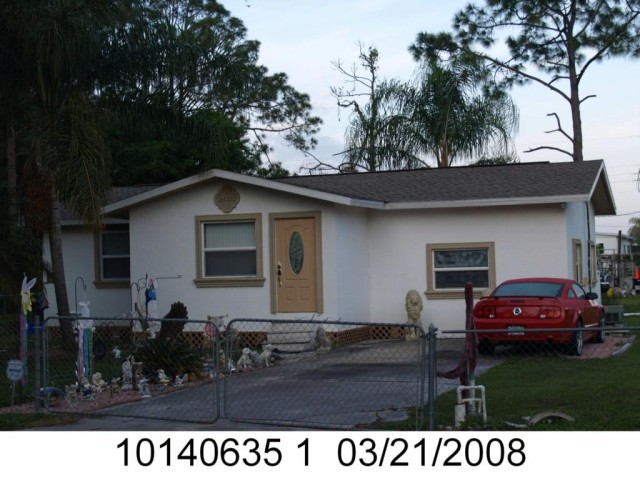 3-bed single family at 2935 WINONA DR, Lee County FL — foreclosure auction
