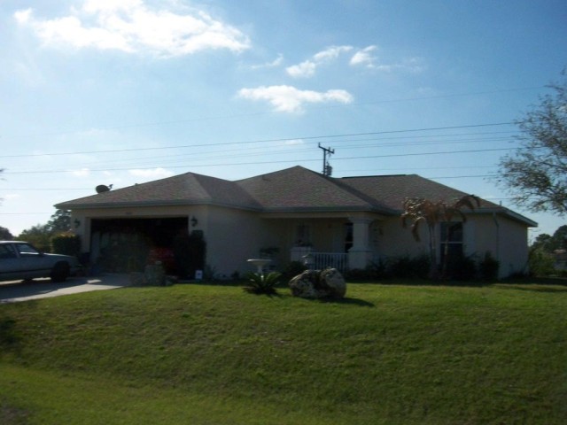 3-bed single family at 5003 BROOKFIELD ST, Lee County FL — foreclosure auction