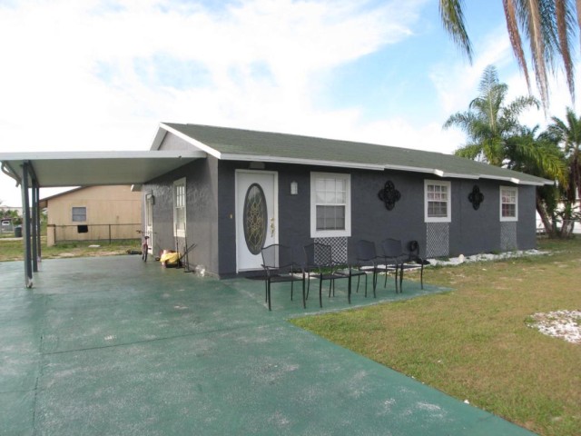 3-bed single family at 1808 S PALMDALE CT, Lee County FL — foreclosure auction