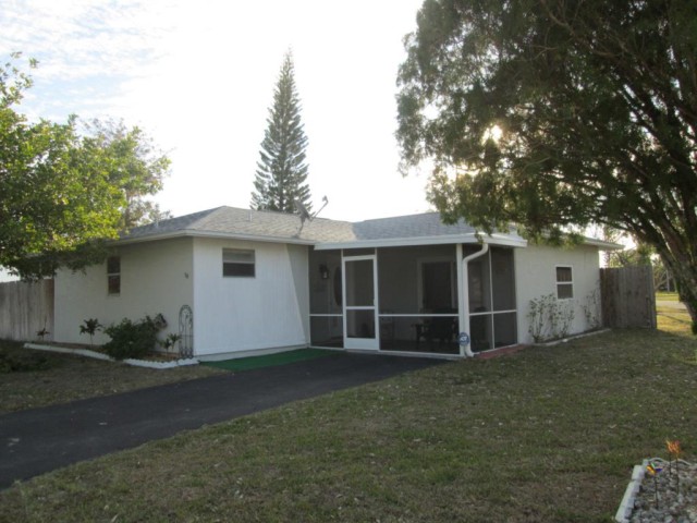 2-bed single family at 28 BURRSTONE AVE, Lee County FL — foreclosure auction