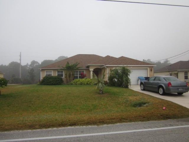 3-bed single family at 907 ALVIN AVE, Lee County FL — foreclosure auction