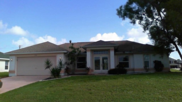 3-bed single family at 1303 SW 34TH ST, Lee County FL — foreclosure auction