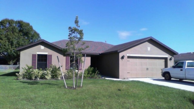 3-bed single family at 1045 NE 2ND ST, Lee County FL — foreclosure auction