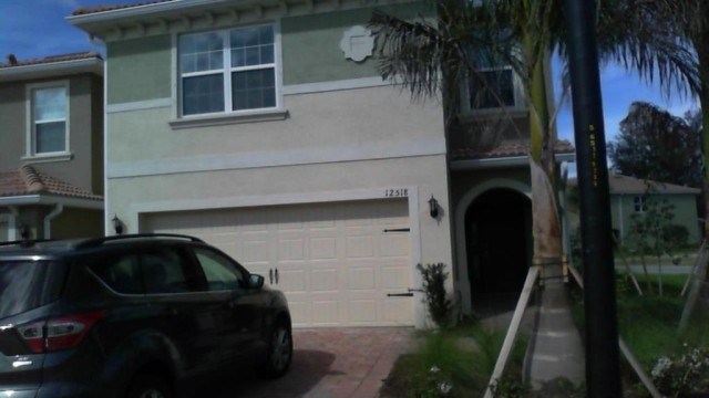 3-bed single family at 12518 LAUREL COVE DR, Lee County FL — foreclosure auction