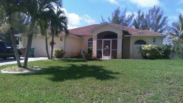 4-bed single family at 1824 SW 28TH LN, Lee County FL — foreclosure auction