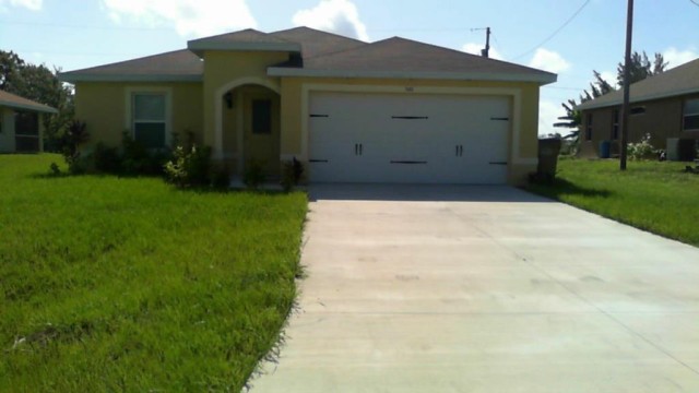 3-bed single family at 3411 SW 15TH AVE, Lee County FL — foreclosure auction