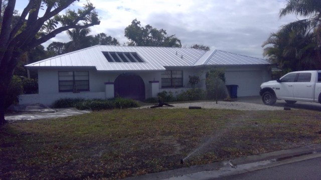 3-bed single family at 2215 TREEHAVEN CIR N, Fort Myers FL — foreclosure auction