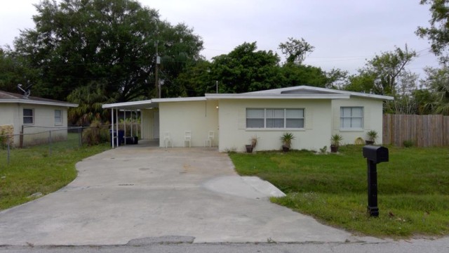 2-bed single family at 1215 BISCAYNE DR, Lee County FL — foreclosure auction