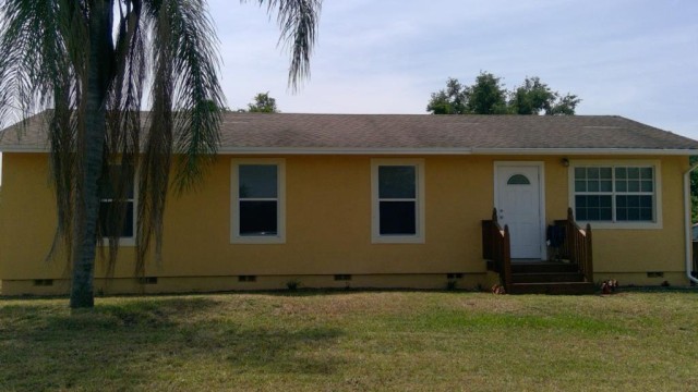 3-bed single family at 814 FREDERICK REID ST E, Lee County FL — foreclosure auction