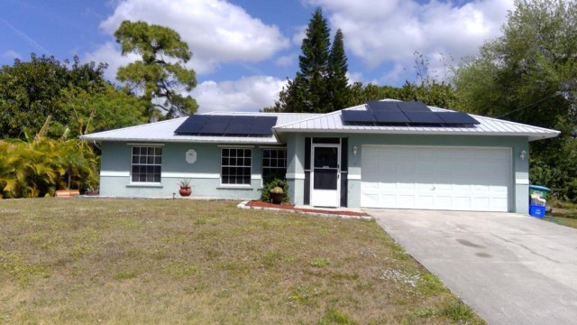 3-bed single family at 2303 SW 19TH ST, Lee County FL — foreclosure auction