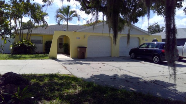 4-bed multi-family at 3815/3817 SKYLINE BLVD, Lee County FL — foreclosure auction