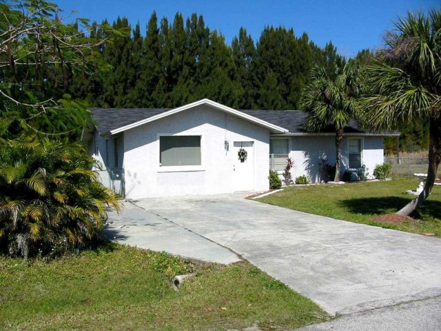3-bed single family at 4953 HOWARD ST, Lee County FL — foreclosure auction