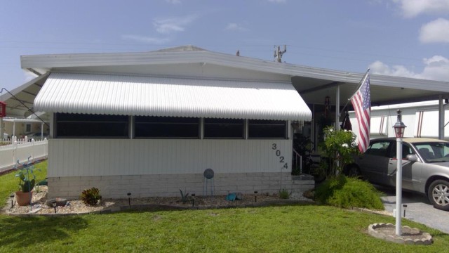 2-bed mobile home at 3024 LONGVIEW LN, Lee County FL — foreclosure auction