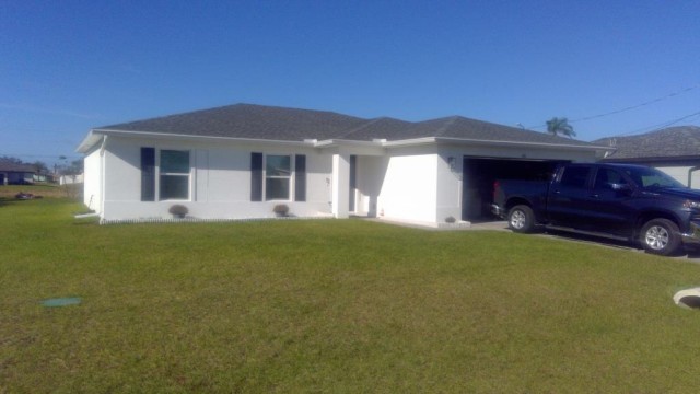 3-bed single family at 476 NE 3RD AVE, Lee County FL — foreclosure auction