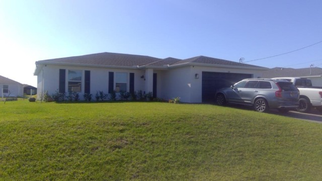 4-bed single family at 204 NW 28TH TER, Lee County FL — foreclosure auction