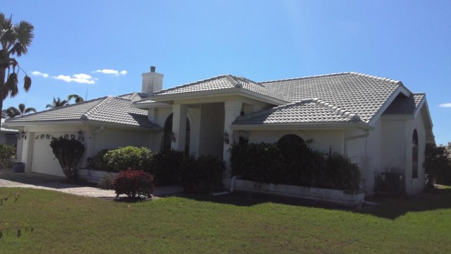 3-bed single family at 9771 CYPRESS LAKE DR, Lee County FL — foreclosure auction