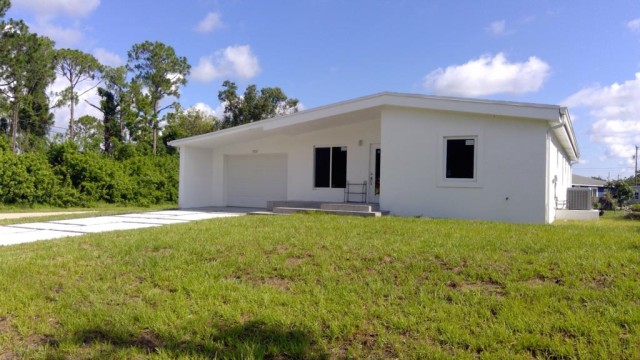 3-bed single family at 2928 7TH ST SW, Lee County FL — foreclosure auction