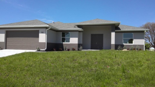 3-bed single family at 928 NE 3RD AVE, Lee County FL — foreclosure auction