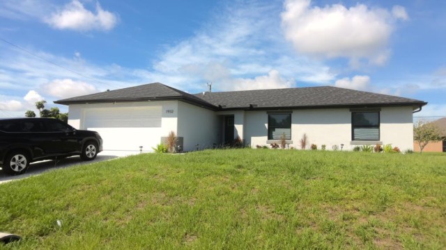 3-bed single family at 1932 NE 24TH AVE, Lee County FL — foreclosure auction