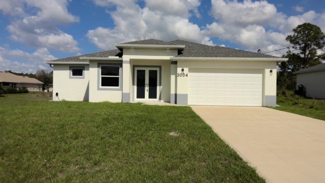 3-bed single family at 3004 47TH ST W, Lee County FL — foreclosure auction