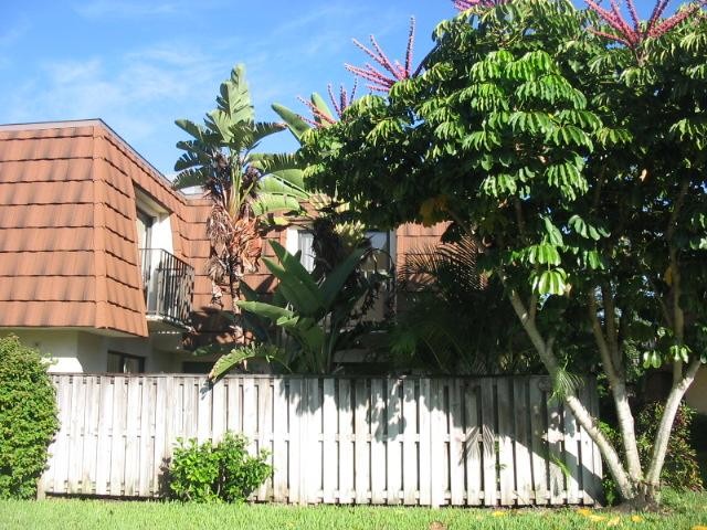 2-bed single family at 5235 CEDARBEND DR 4, Fort Myers FL — foreclosure auction