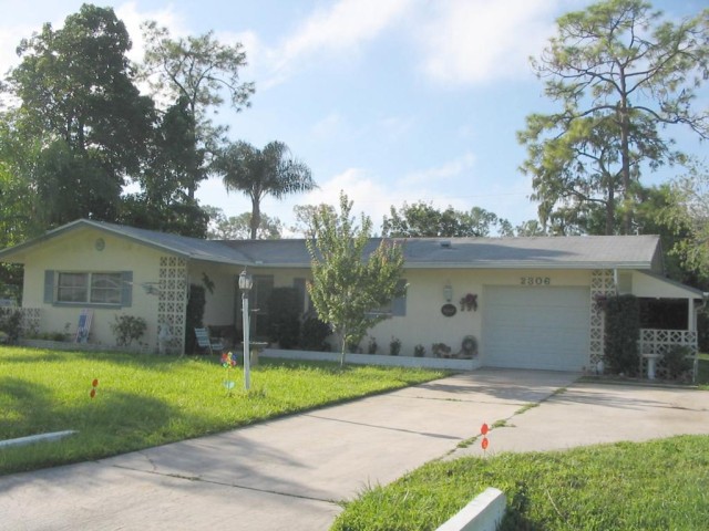 3-bed single family at 2306 EPHRAIM AVE, Lee County FL — foreclosure auction