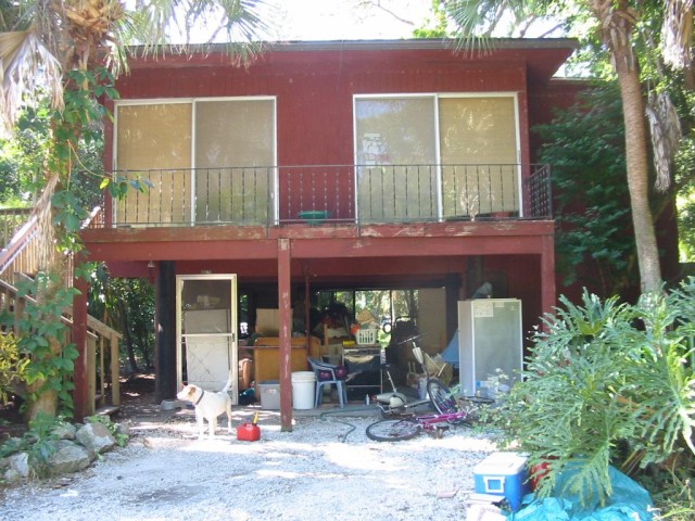 3-bed single family at 10925 RUSSELL RD, Lee County FL — foreclosure auction