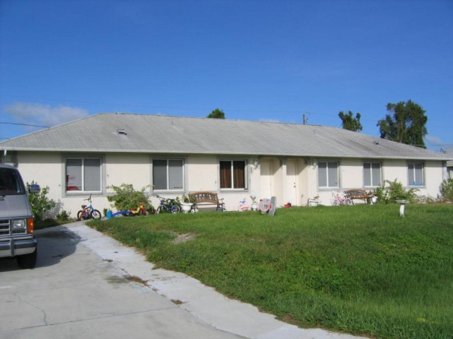 4-bed multi-family at 17410/412 CLEVELAND DR, Lee County FL — foreclosure auction